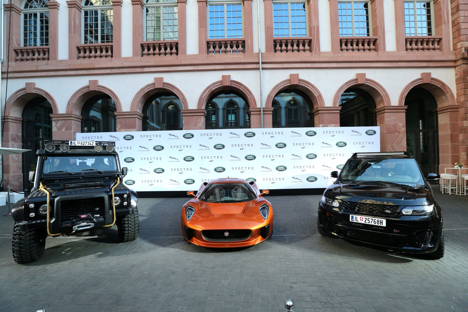 007 Spectre: Jaguar e Land Rover svelano i veicoli al Salone dell&#8217;Auto di Francoforte, guest Naomie Harris e David Bautista