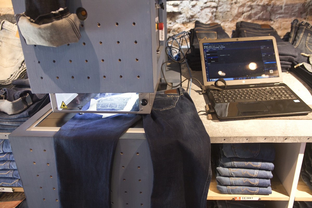 Pepe Jeans London Milano: arriva il Custom Studio per personalizzare il denim con il vostro stile