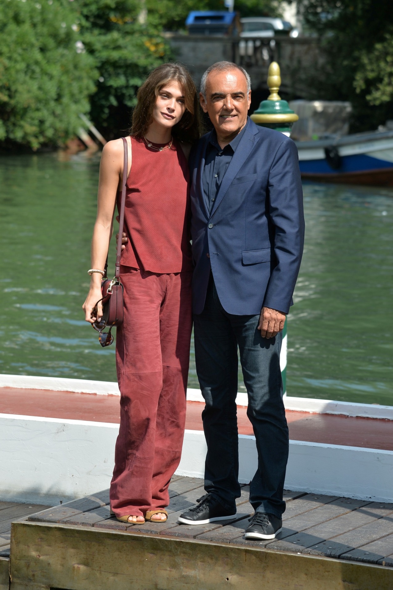 Festival Cinema Venezia 2015: Elisa Sednaoui e Alberto Barbera scelgono un look Trussardi per il loro arrivo in Laguna