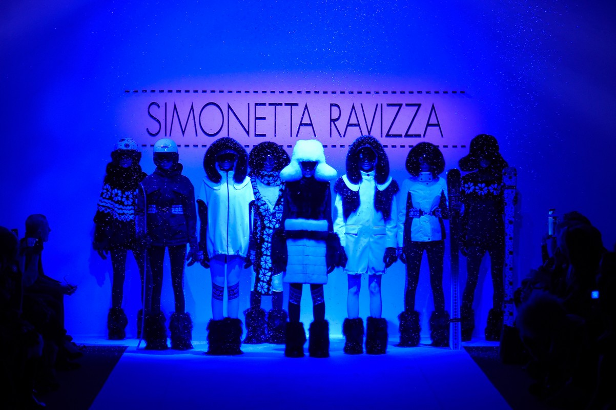 Sfilate Milano Moda Donna settembre 2015: Simonetta Ravizza inaugura il catwalk di The Mall