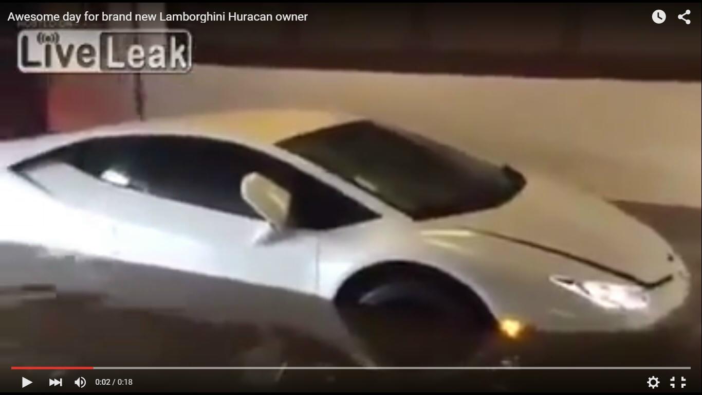 Lamborghini Huracán sommersa dalle acque a San Diego [Video]