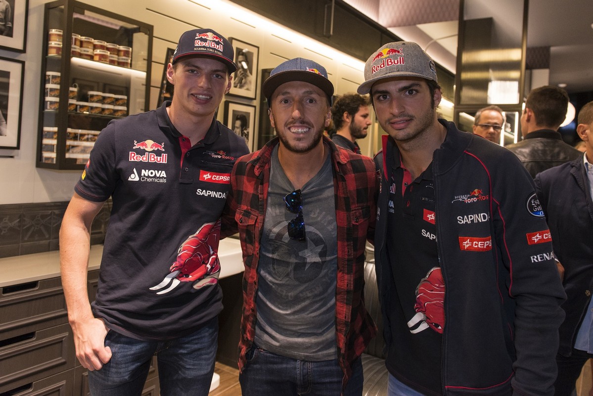 Formula 1 Monza 2015: Carlos Sainz e Max Verstappen festeggiano il 10° anniversario della Scuderia Toro Rosso, le foto
