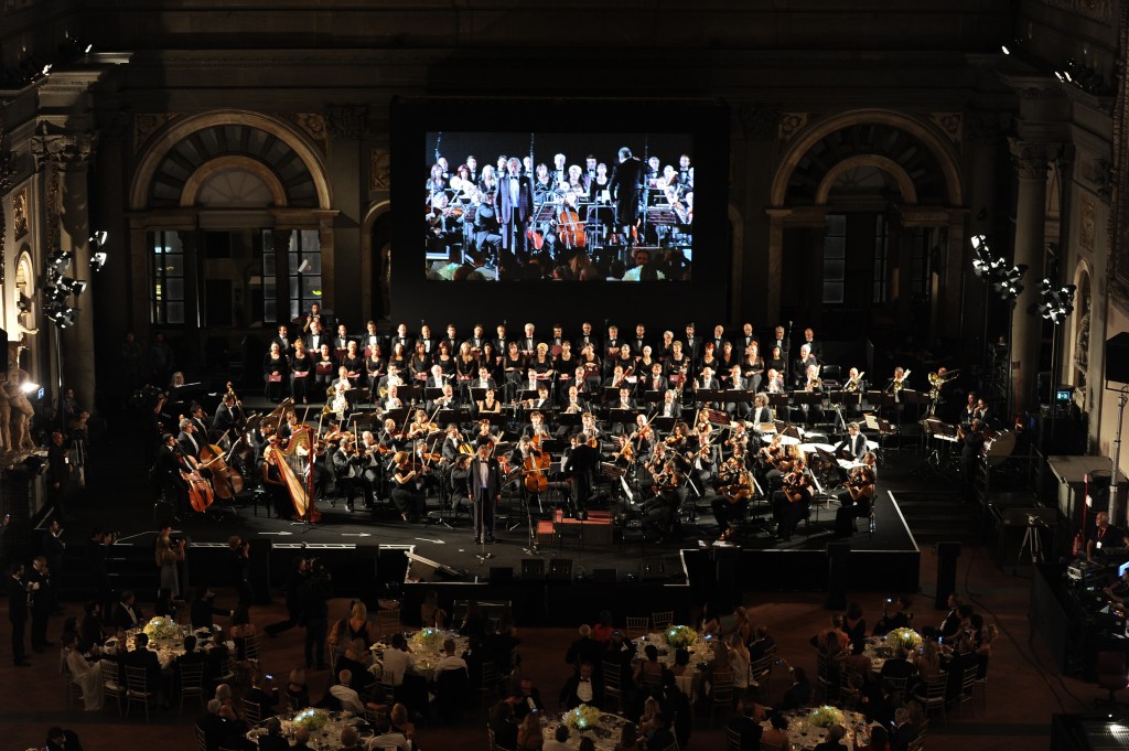 Officine Panerai alla cena di gala della Celebrity Fight Night a Firenze