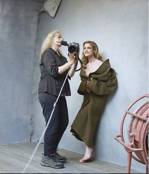 Calendario Pirelli 2016: gli scatti del backstage con Natalia Vodianova, Yoko Ono e Serena Williams