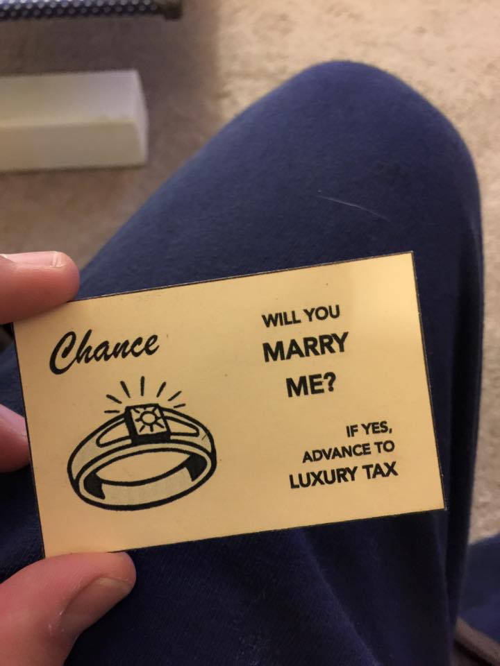 Monopoli, la proposta di matrimonio arriva per gioco