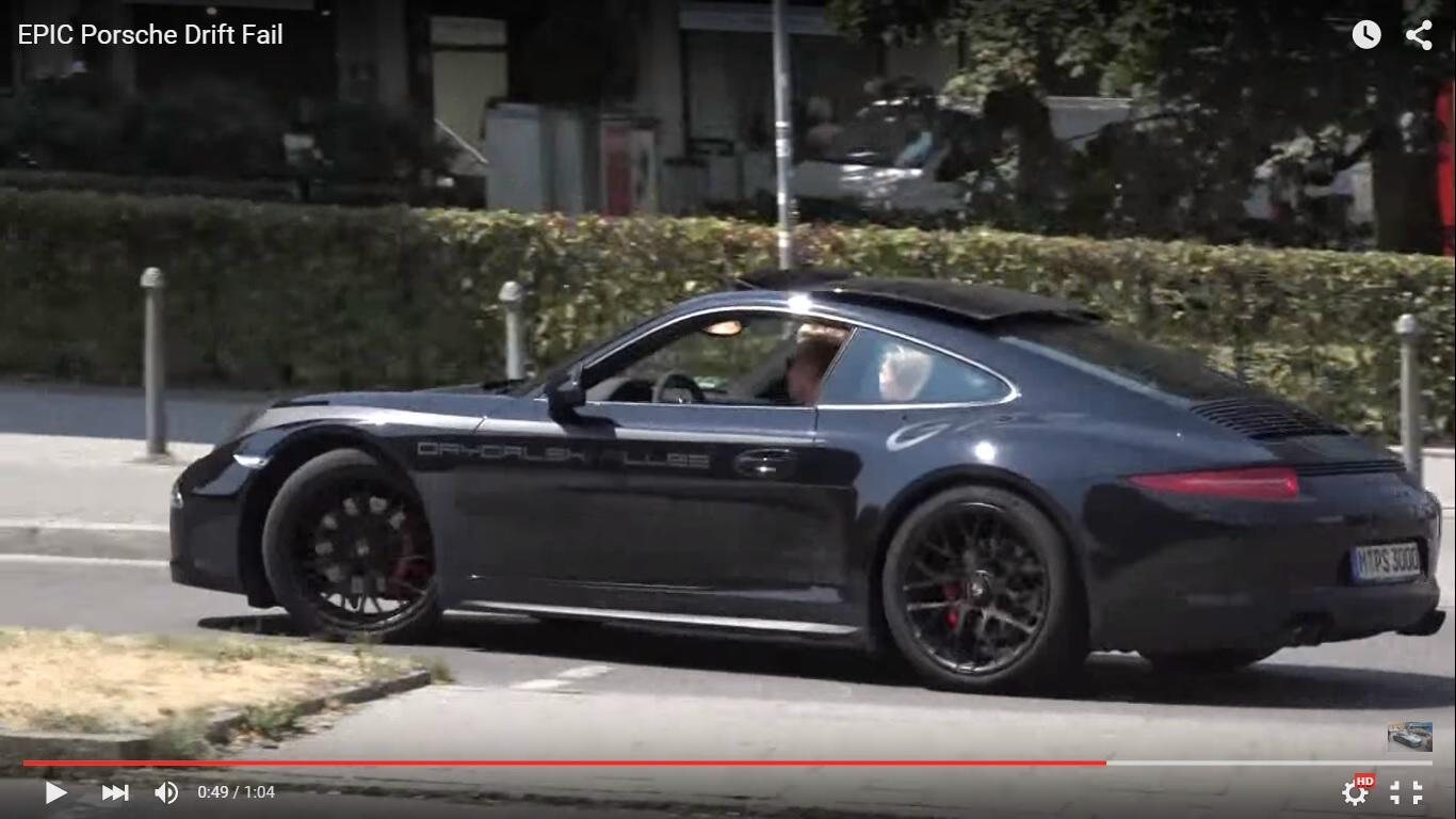 Drift urbano con la Porsche 911 per un calciatore tedesco [Video]