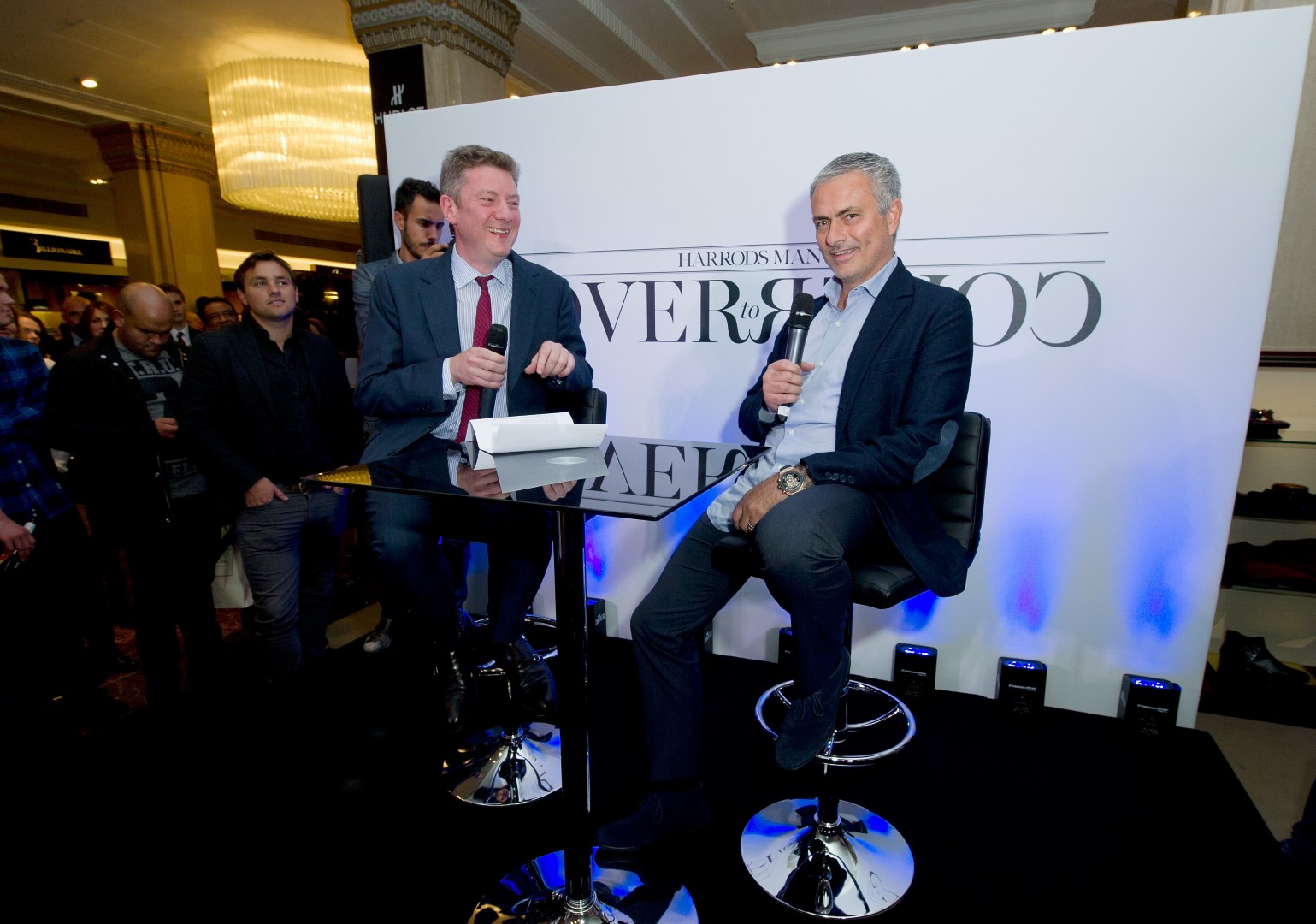 Hublot José Mourinho: l&#8217;allenatore del Chelsea FC e ambasciatore del marchio da Harrods per una lezione di stile