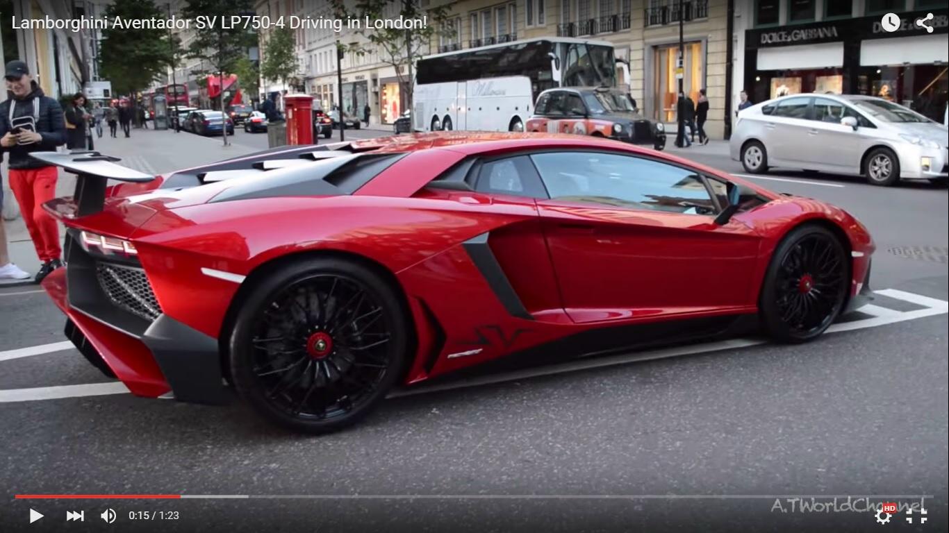 Lamborghini Aventador SV LP750-4 nel lusso di Londra [Video]
