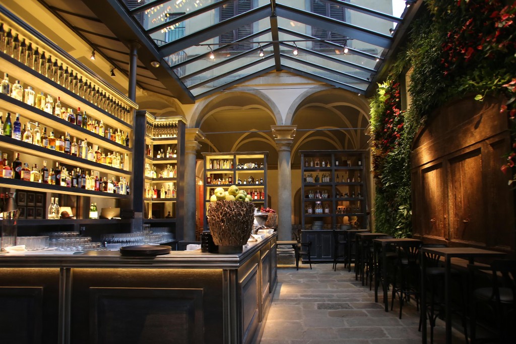 LOCALE: restaurant &amp; wine bar di lusso a Firenze