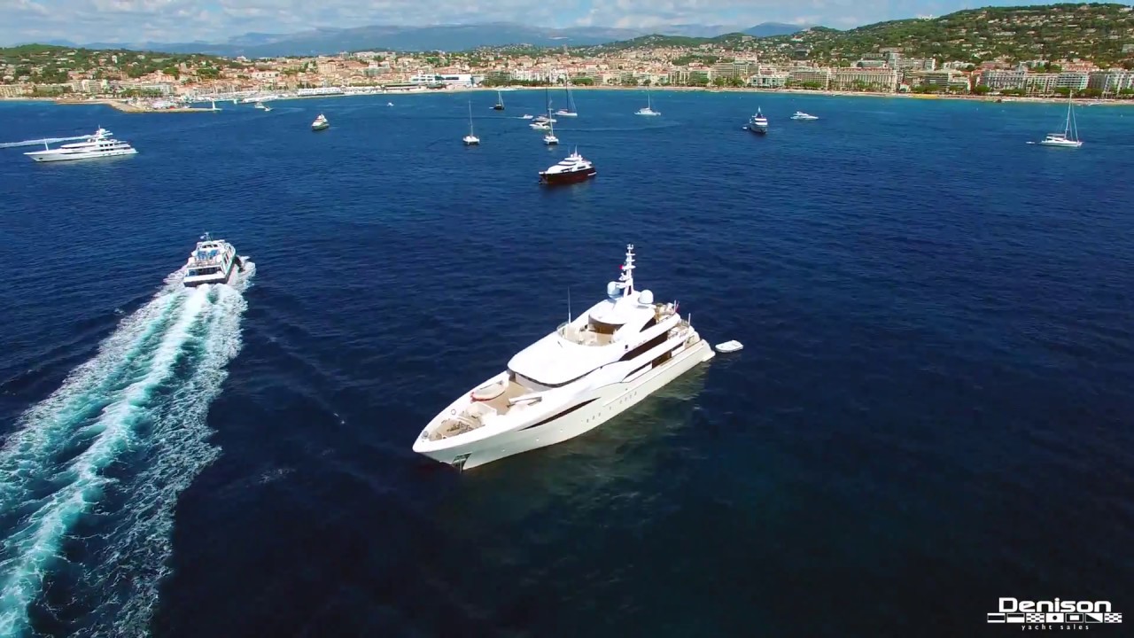Gli yacht di lusso del Salone Nautico di Cannes 2015 visti da un drone