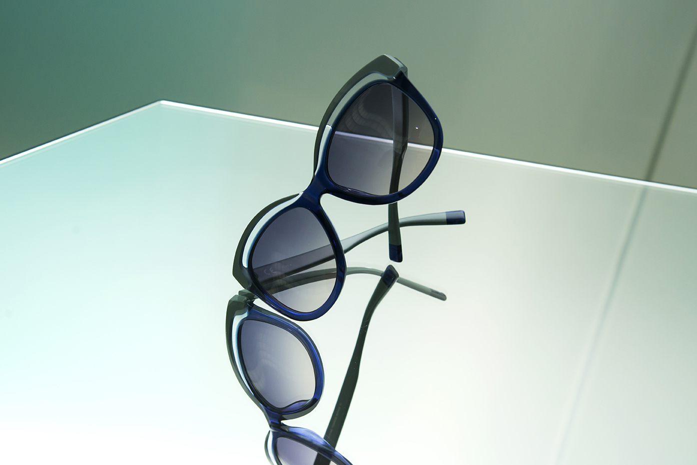 Furla occhiali da sole primavera estate 2016: il nuovo modello Sofia, protagonista il colore