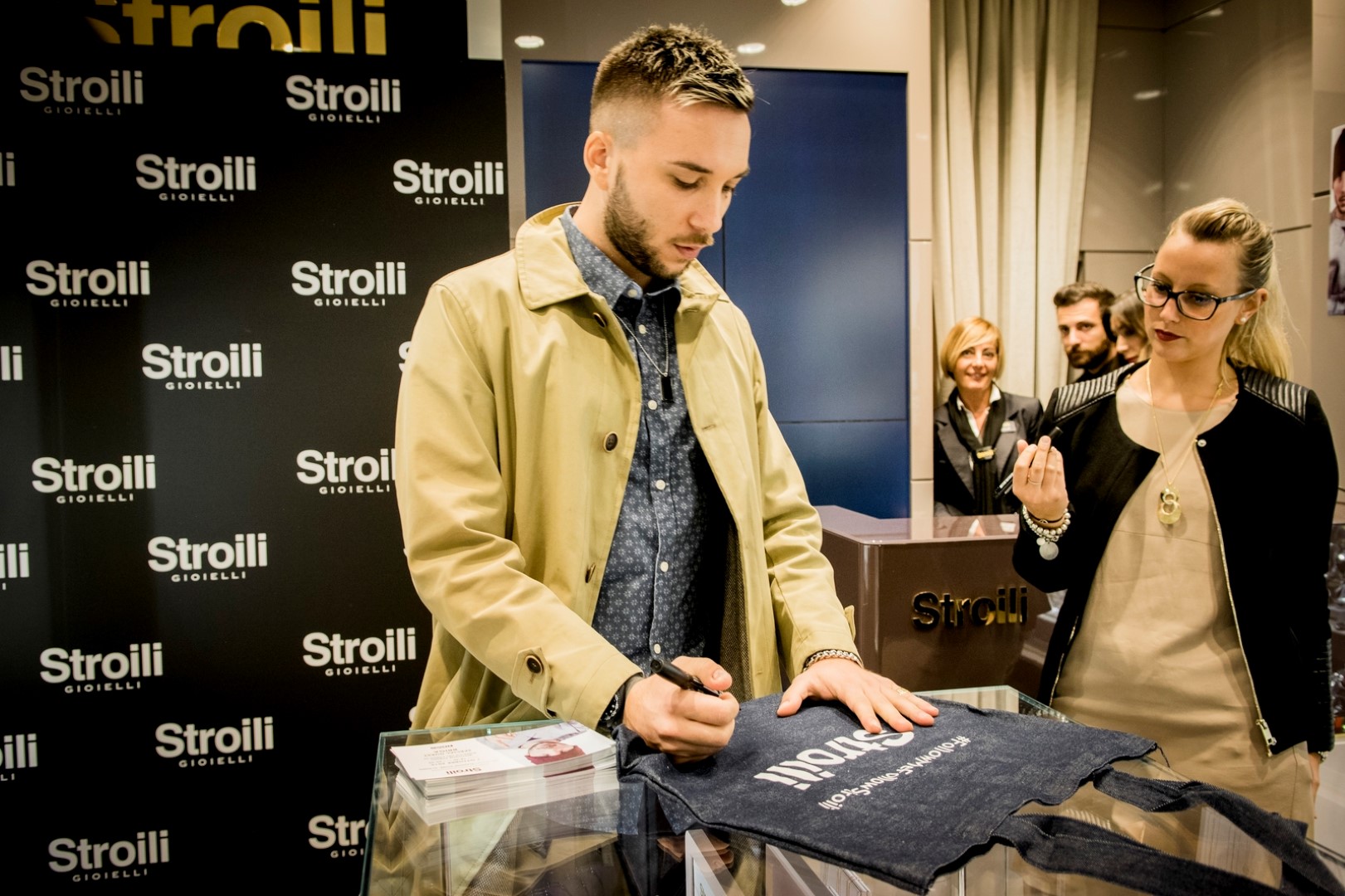Stroili Roma Via Del Corso: inaugurata la nuova boutique, guest il rapper Mattia Briga
