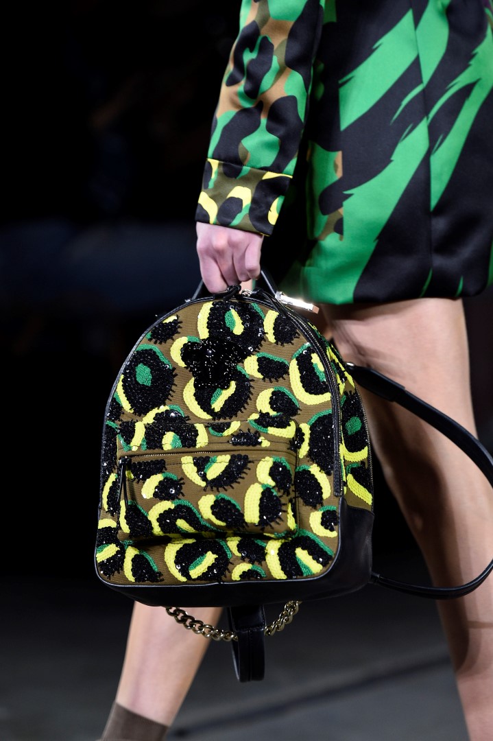 Versace borse primavera estate 2016: disponibili online un numero limitato dei nuovi zaini