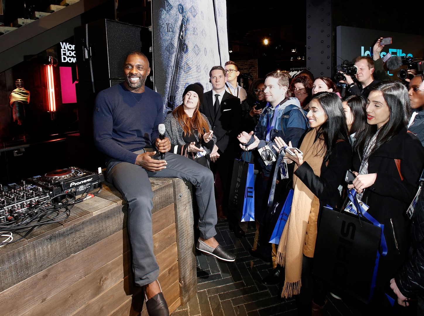 Idris Elba Superdry: presentata la collezione autunno inverno 2015 2016, video e foto