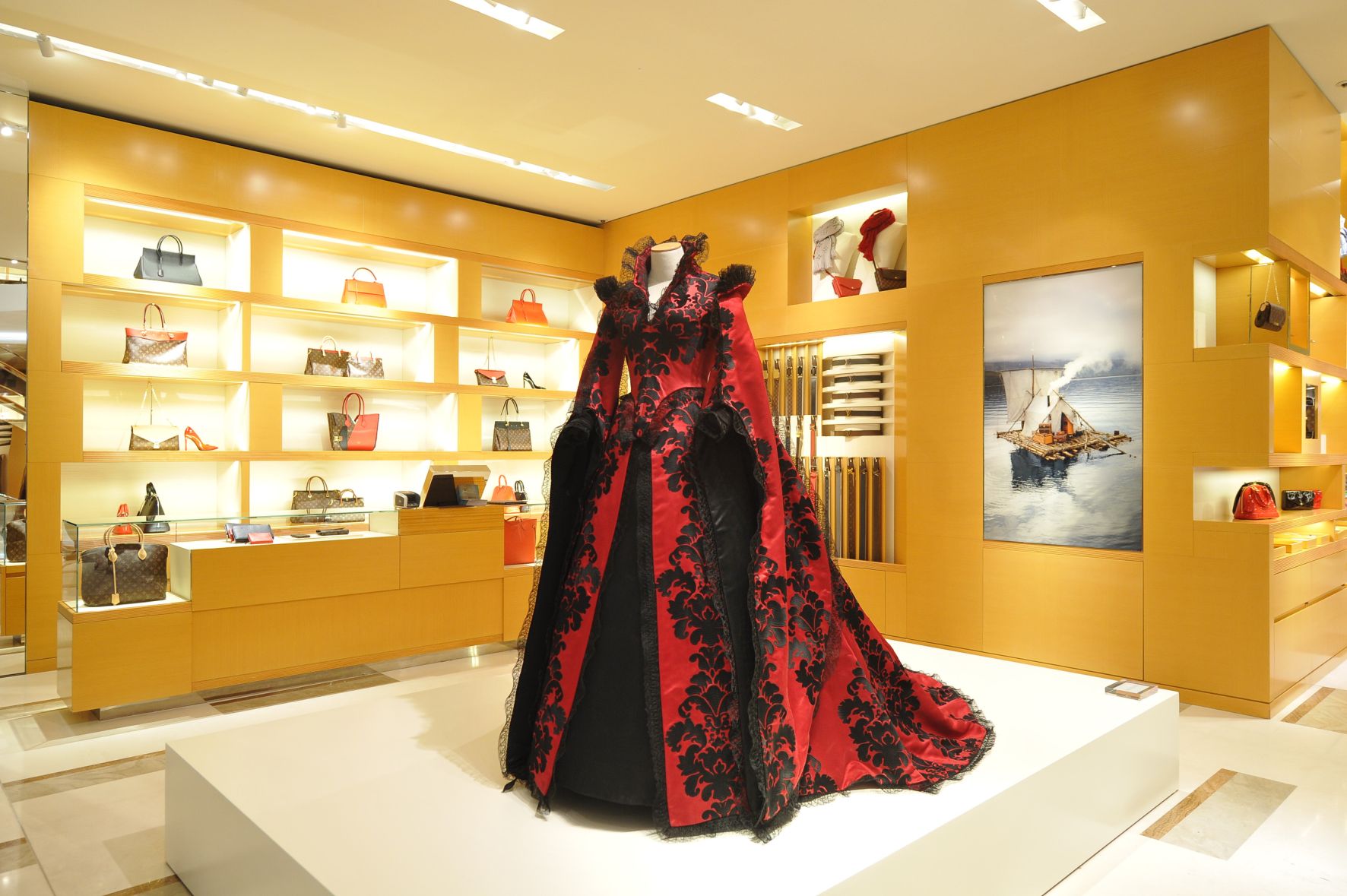 Louis Vuitton mostra &#8220;A Tale of Costumes&#8221;: la storia del costume nel cinema all&#8217;Espace Louis Vuitton Venezia e Spazio Etoile Roma