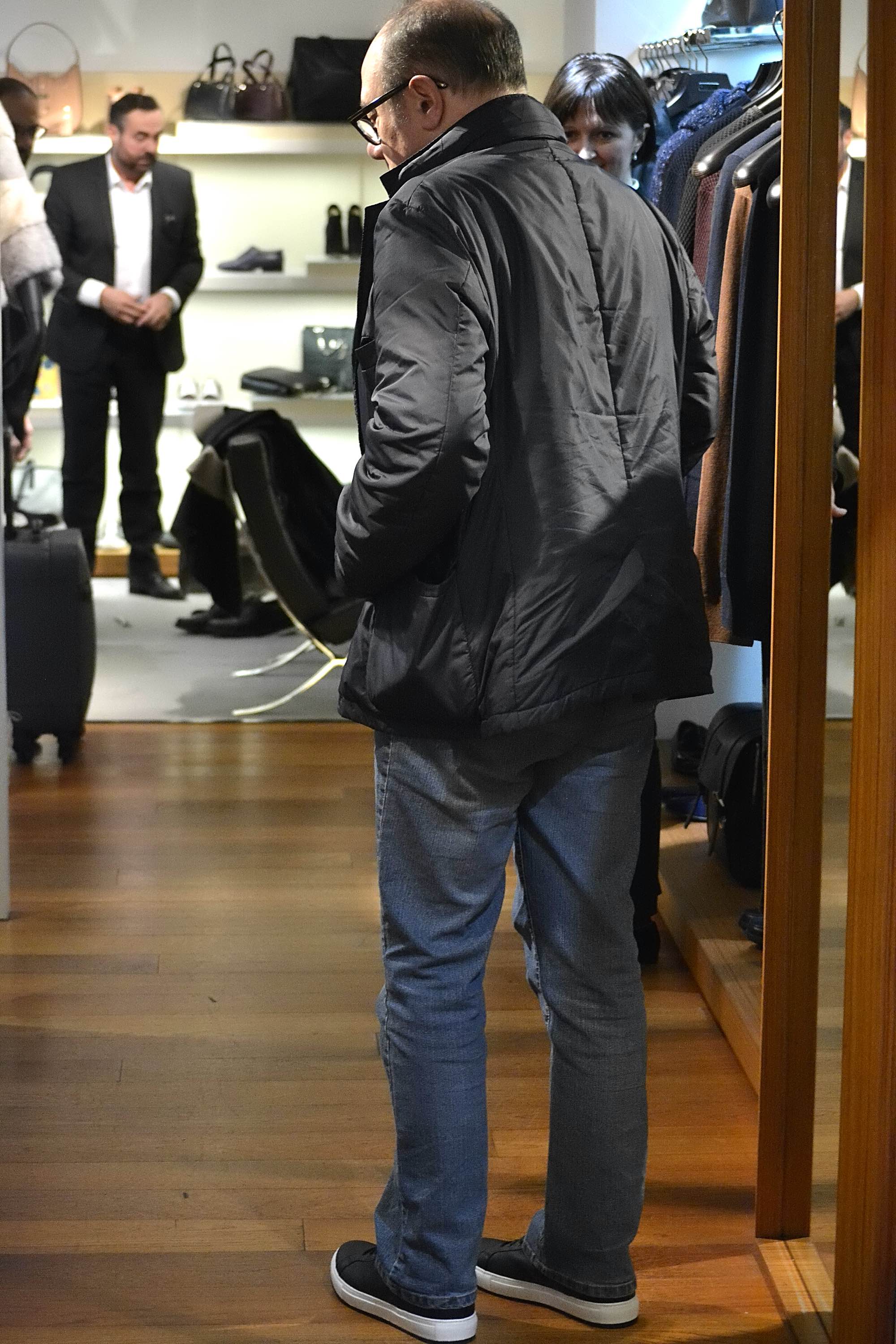 Celebrity Style 2015: Carlo Verdone fa shopping nella boutique a.testoni di Roma