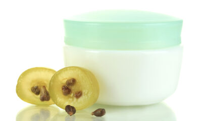 Maschera per il viso fai da te all'uva