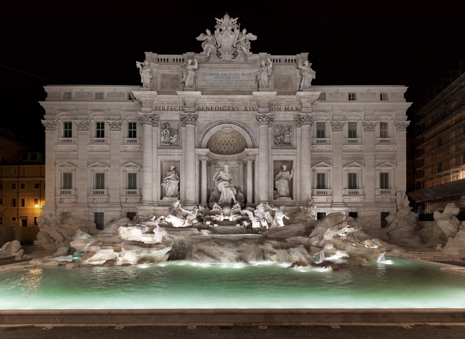 Fontana di Trevi restaurata: acqua e luce grazie al progetto Fendi for Fountains
