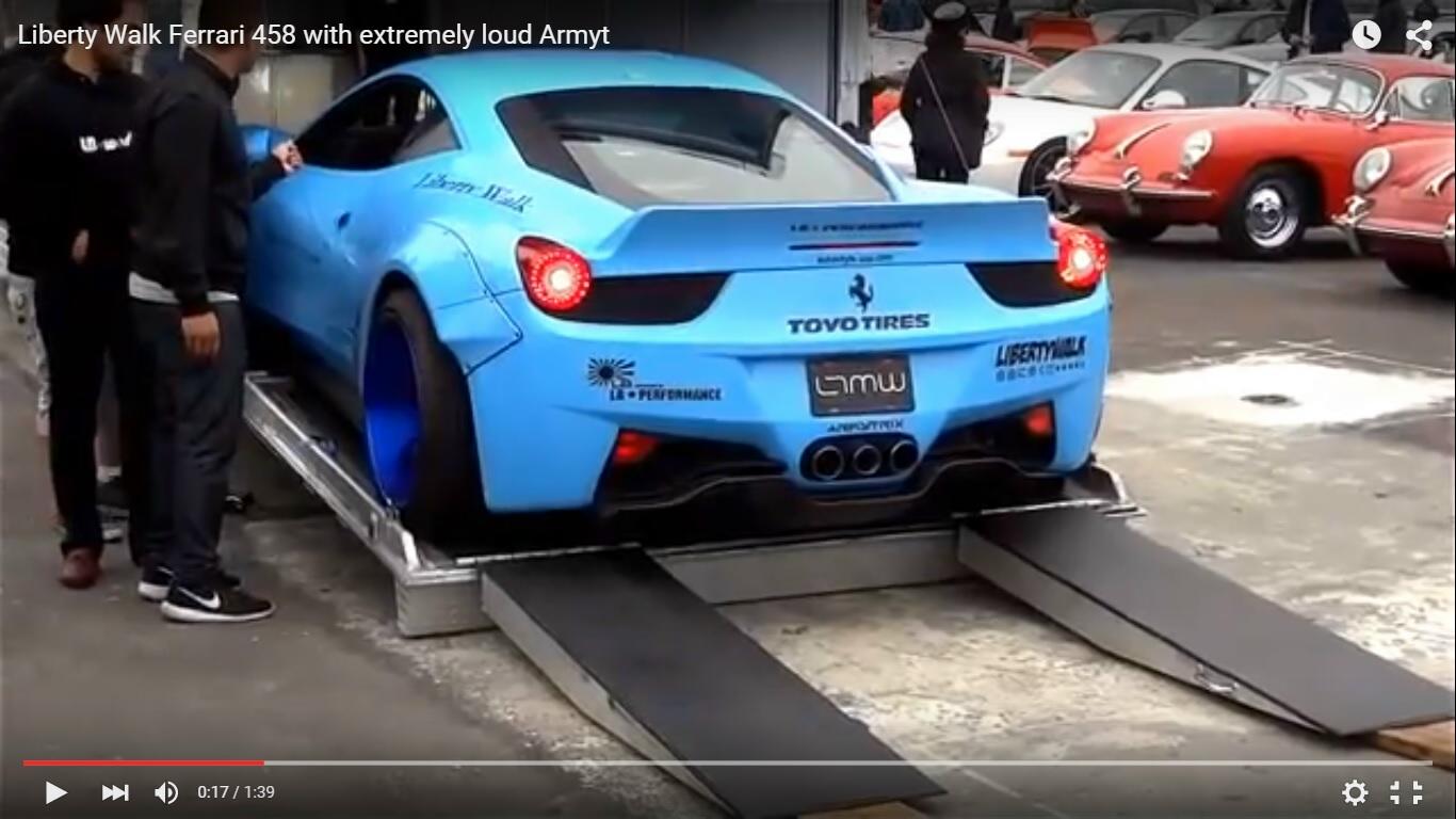 Ferrari 458 Italia anabolizzata in stile cartone animato [Video]