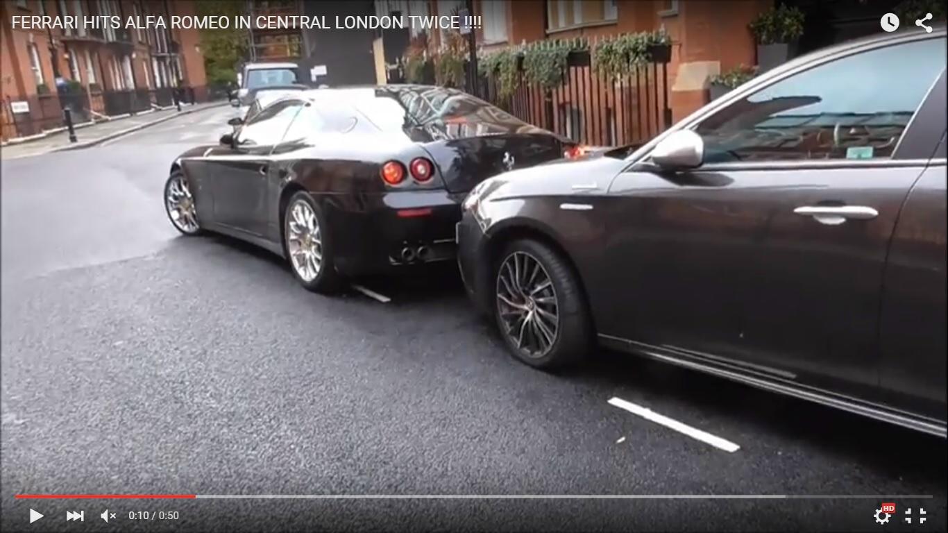 Ferrari urta Alfa Romeo in uscita dal parcheggio a Londra [Video]