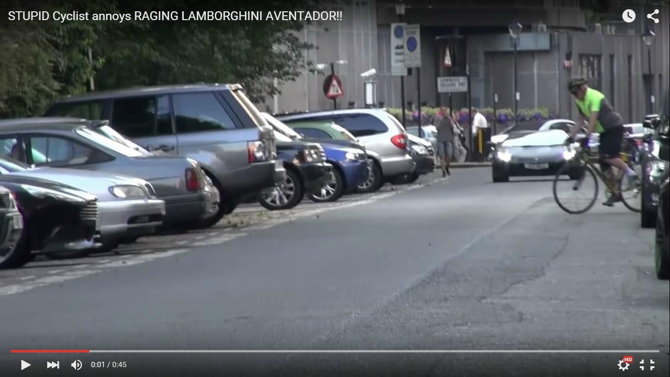 Ciclista provoca il proprietario di una Lamborghini Aventador [Video]