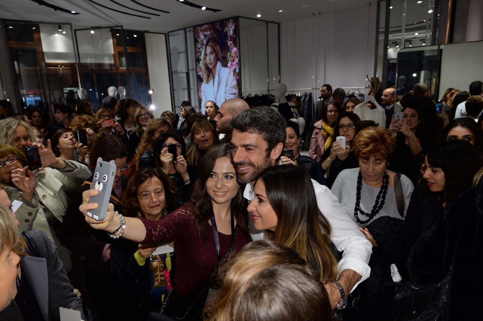 Marella Modena: rinnovato il flagship store, l&#8217;esclusivo opening party con Luca Argentero