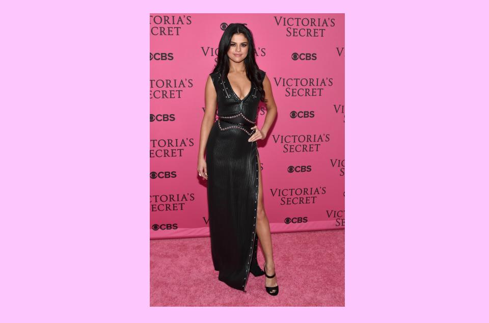 Selena Gomez in Louis Vuitton al fashion show di Victoria’s Secret di New York