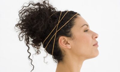 Capelli ricci acconciatura