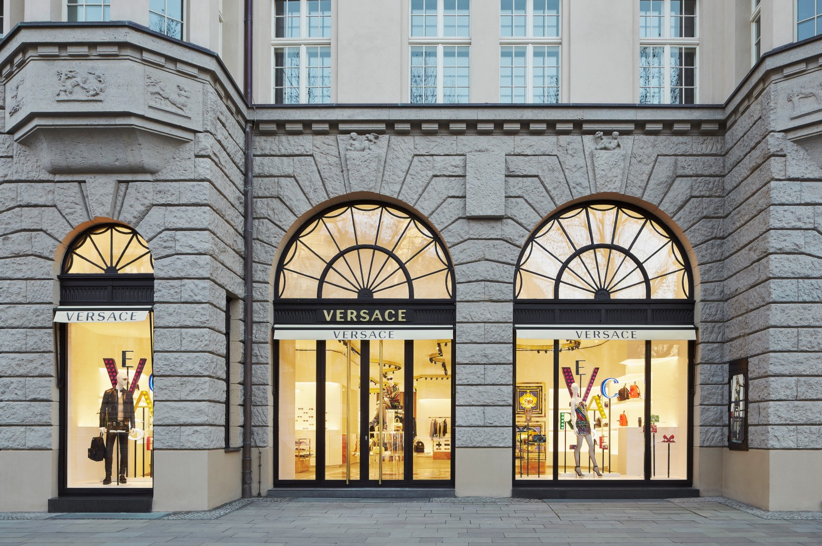 Versace Germania: aperta la nuova boutique a Berlino, le foto