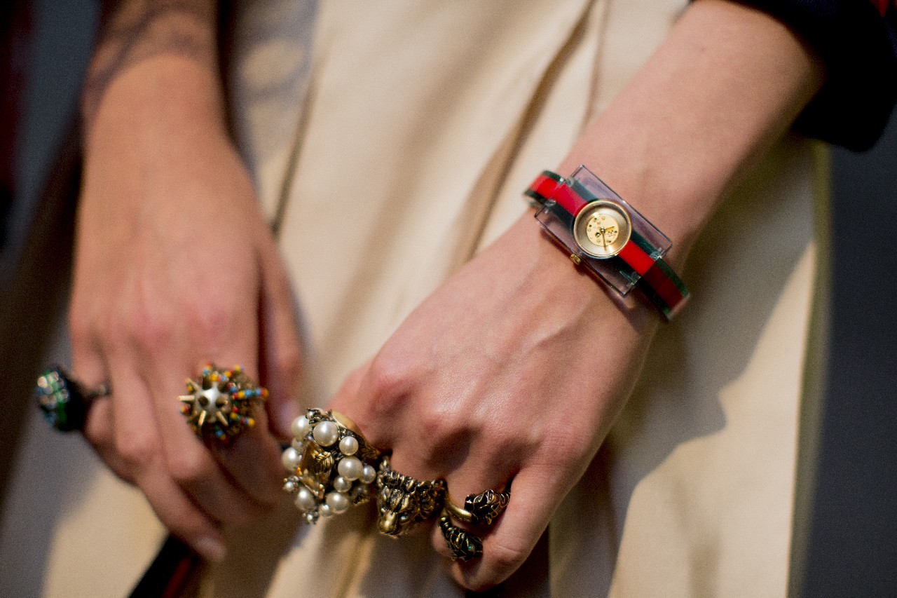 Baselworld 2016: Gucci Timepieces presenta il nuovo orologio verde-rosso-verde