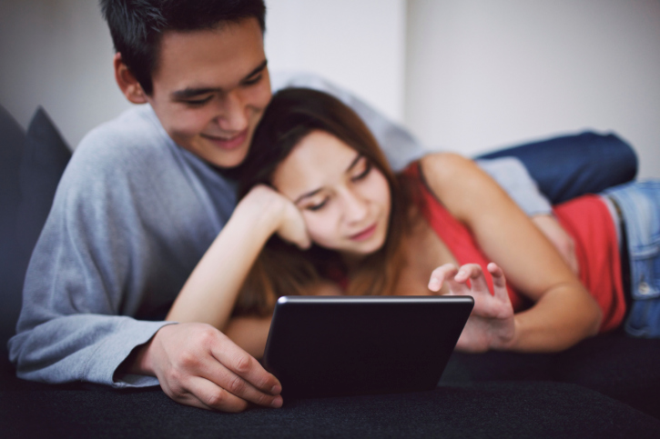 L&#8217; amore online è passato di moda: nel 2016 torna il romanticismo old style