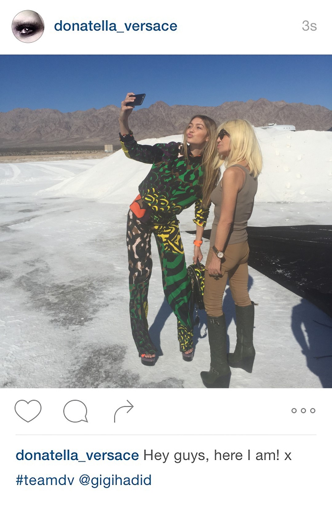 Donatella Versace Instagram: il direttore artistico della Maison apre il suo account ufficiale