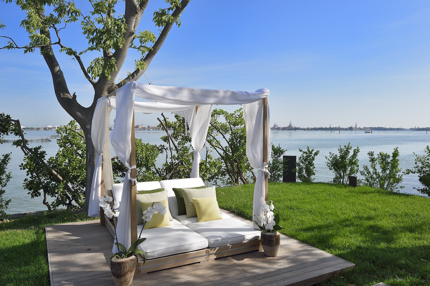 Gli arredi outdoor di Ethimo vestono l’Hotel JW Marriott Venice Resort and Spa