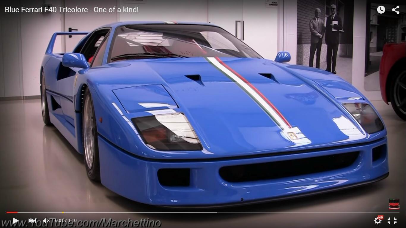 Ferrari F40 azzurra con fascia tricolore: omaggio all’Italia [Video]