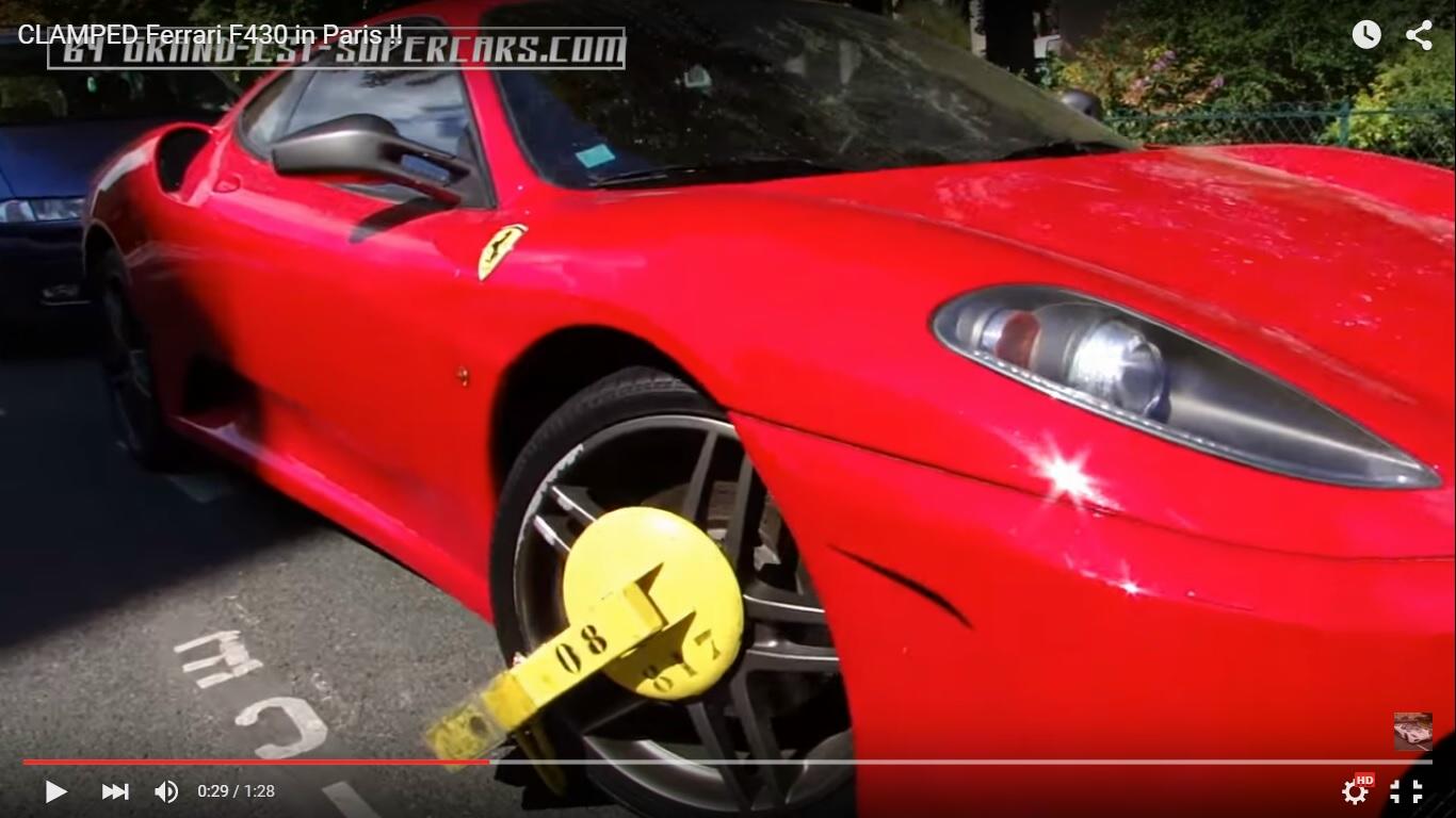 Ferrari F430 con le ganasce amministrative a Parigi [Video]
