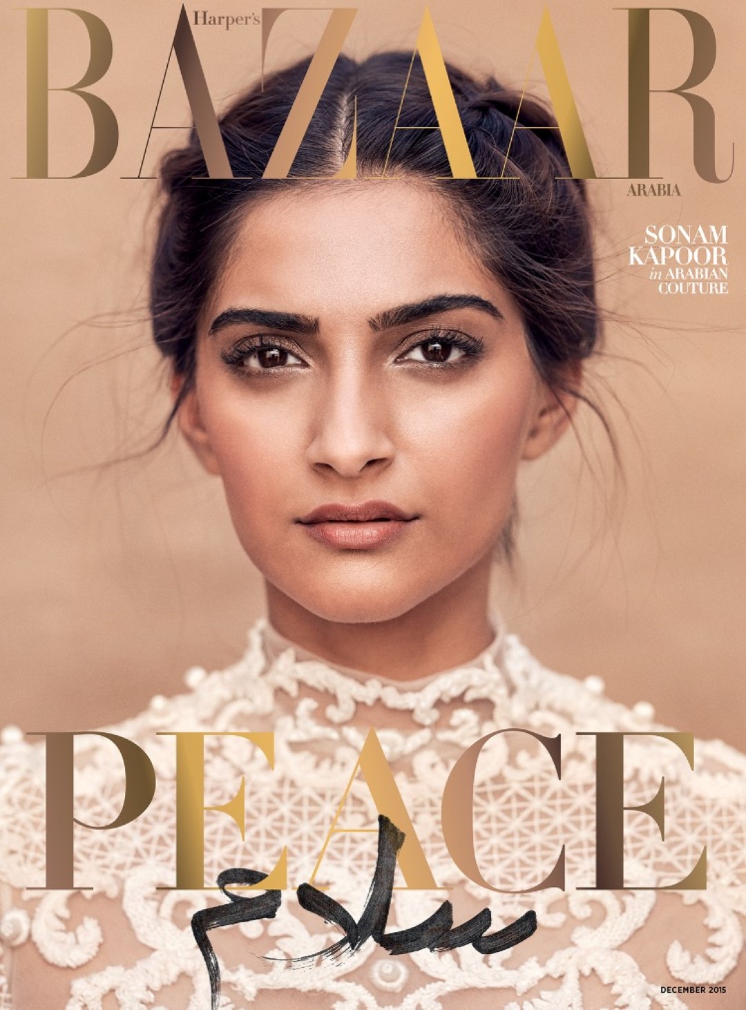 Sonam Kapoor Harper Bazaar Arabia: l&#8217;attrice indossa la collezione Ashi Studio Couture primavera estate 2016