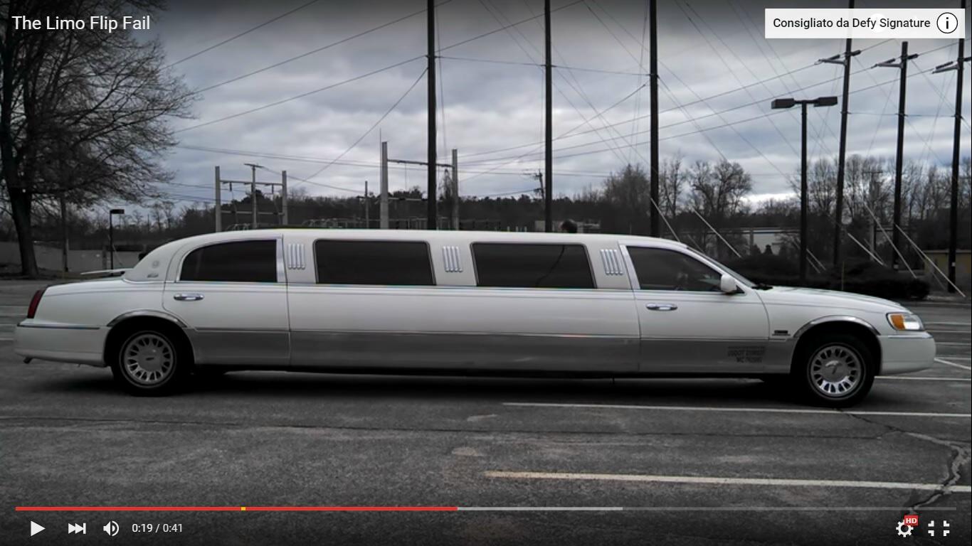 Un acrobata in limousine [Video]