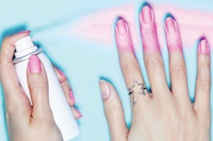 Smalto spray per unghie, la nuova tendenza che rivoluziona la nail art