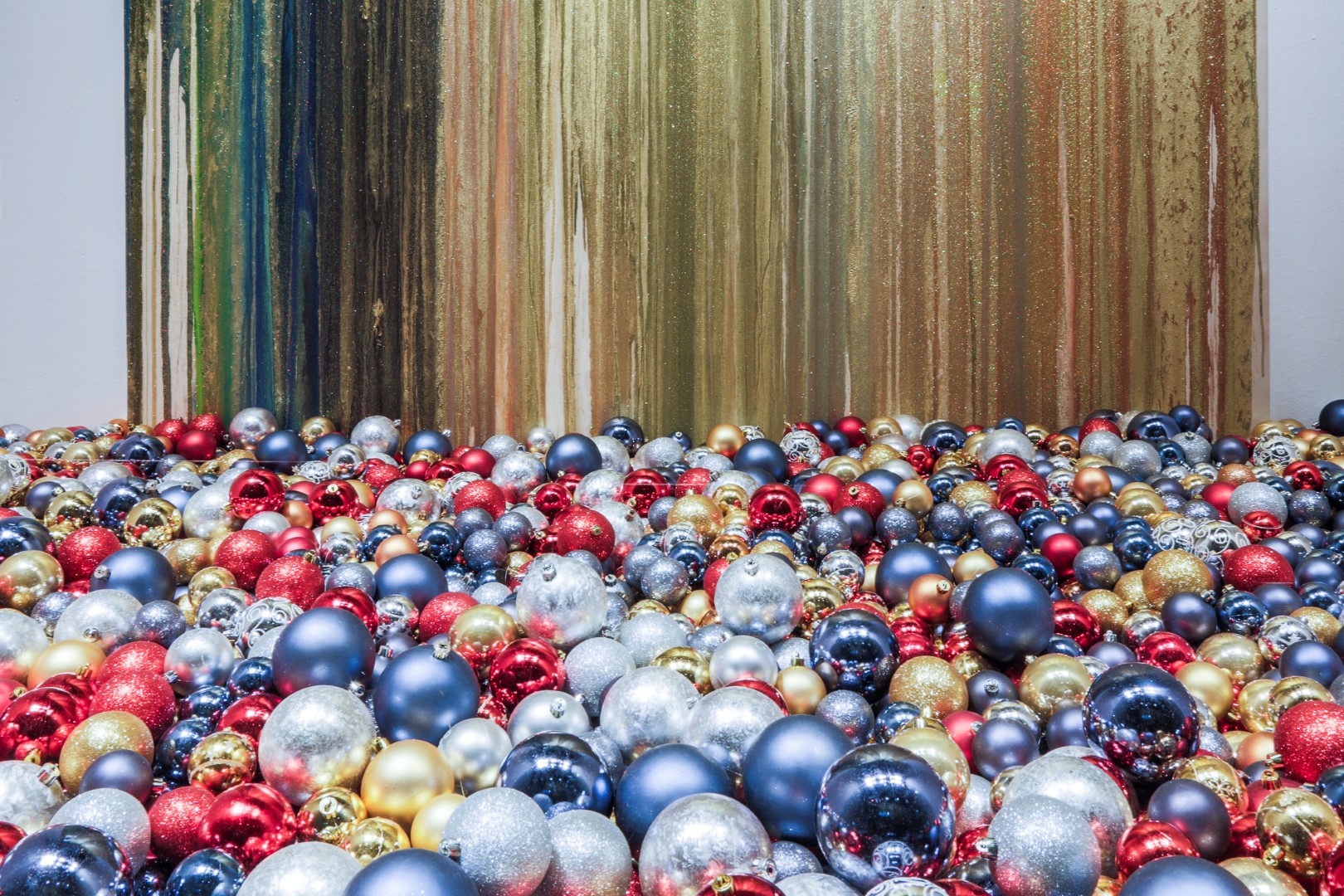 La Rinascente Milano Natale 2015: le vetrine per le festività natalizie dell&#8217;artista John Armleder