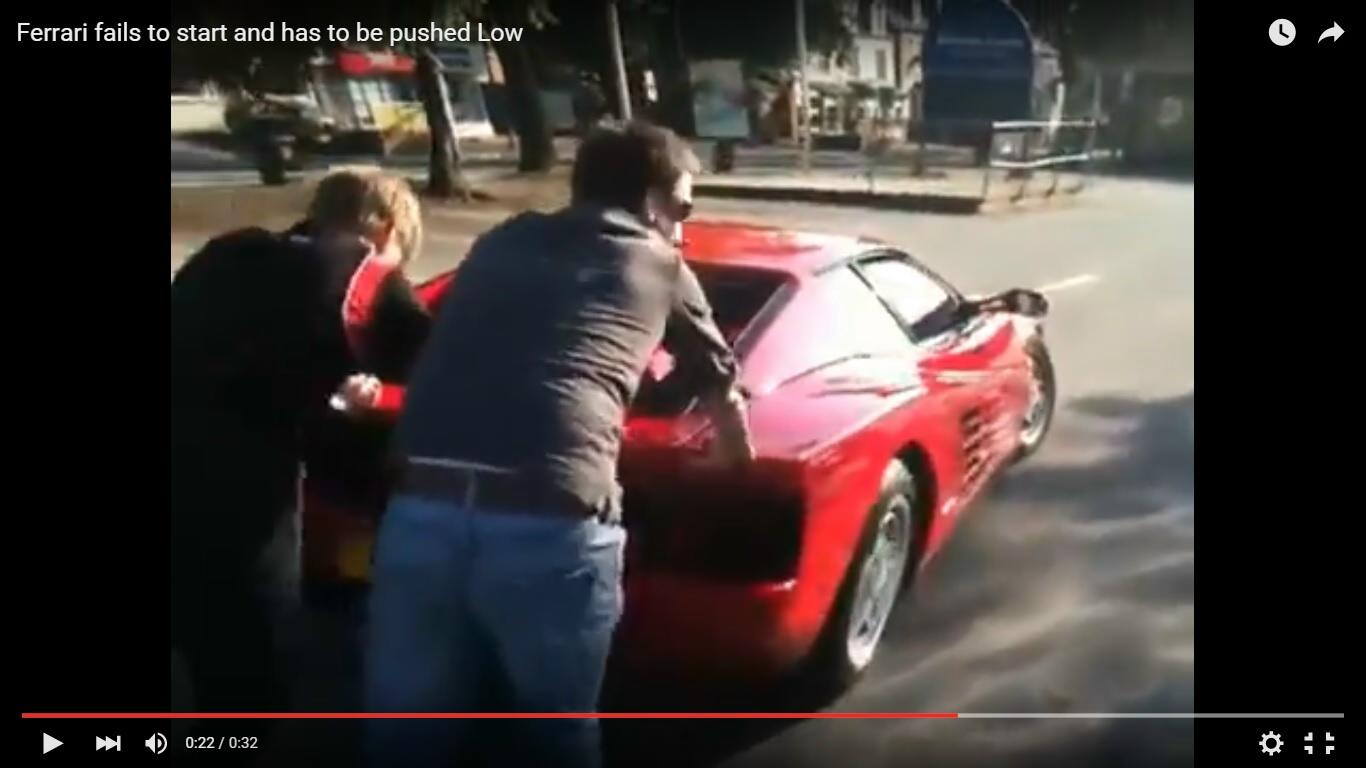 Ferrari Testarossa parte a strappo [Video]