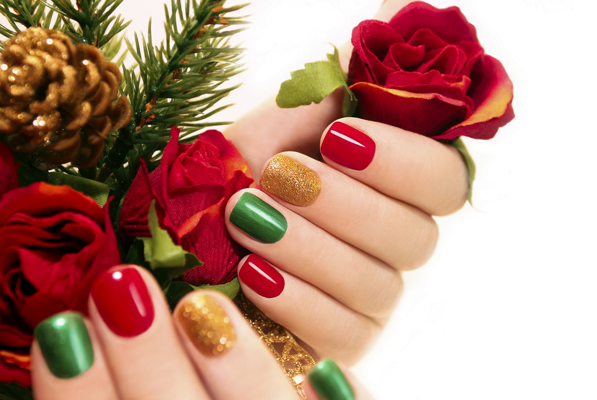 10 nail art natalizie e scintillanti perfette per le feste