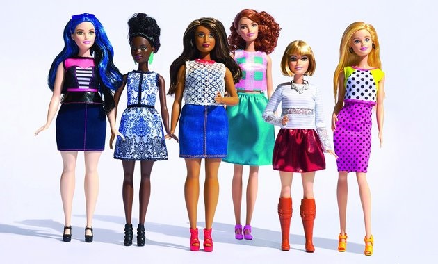 Barbie, Mattel lancia la linea di bambole curvy