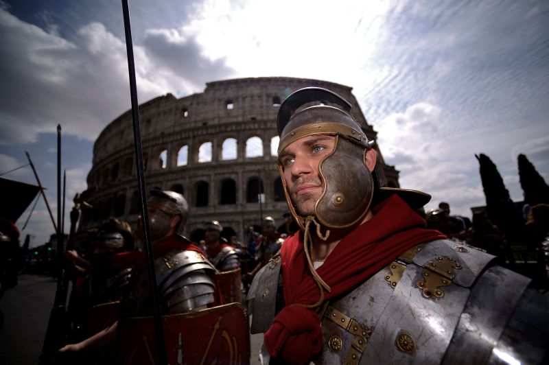 Colosseo, record di turisti nel 2015: 6,6 milioni di ingressi