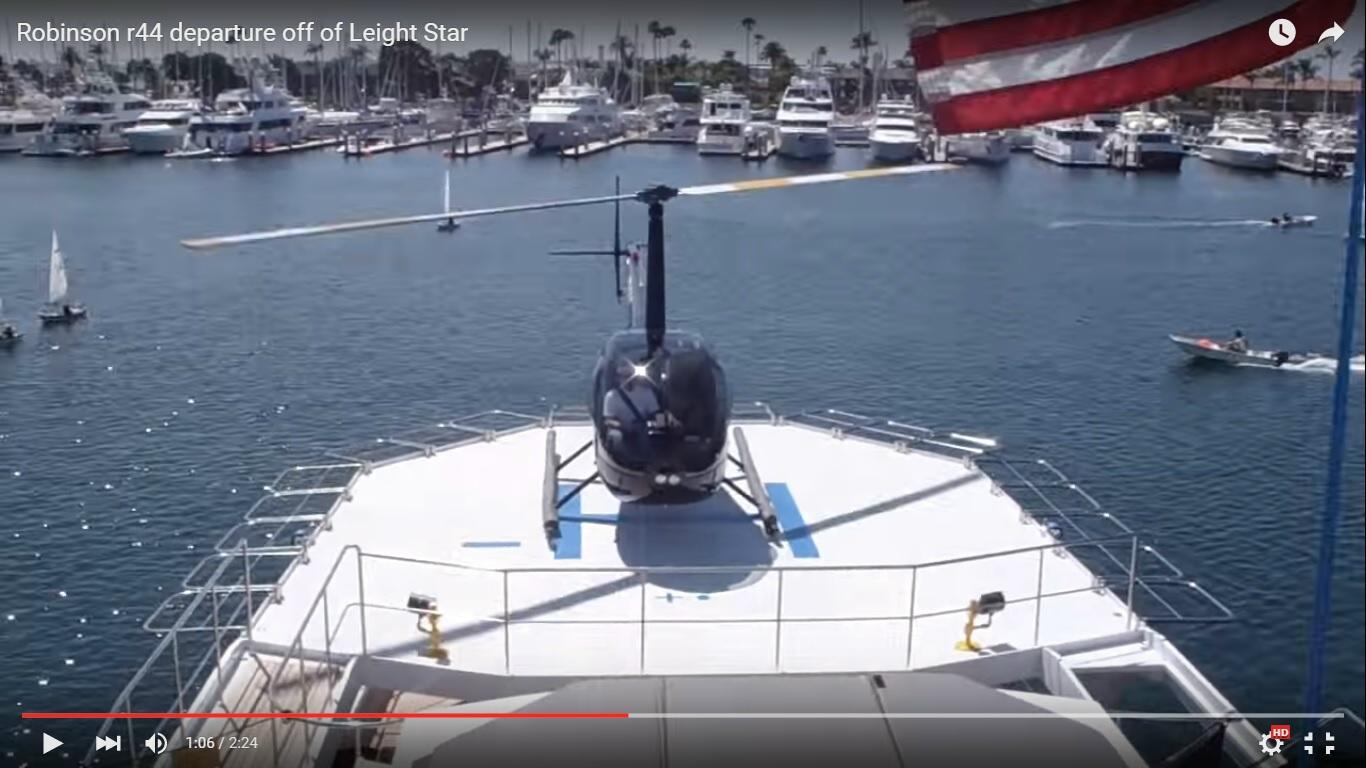 Elicottero Robinson R 44 decolla da yacht di lusso a San Diego [Video]