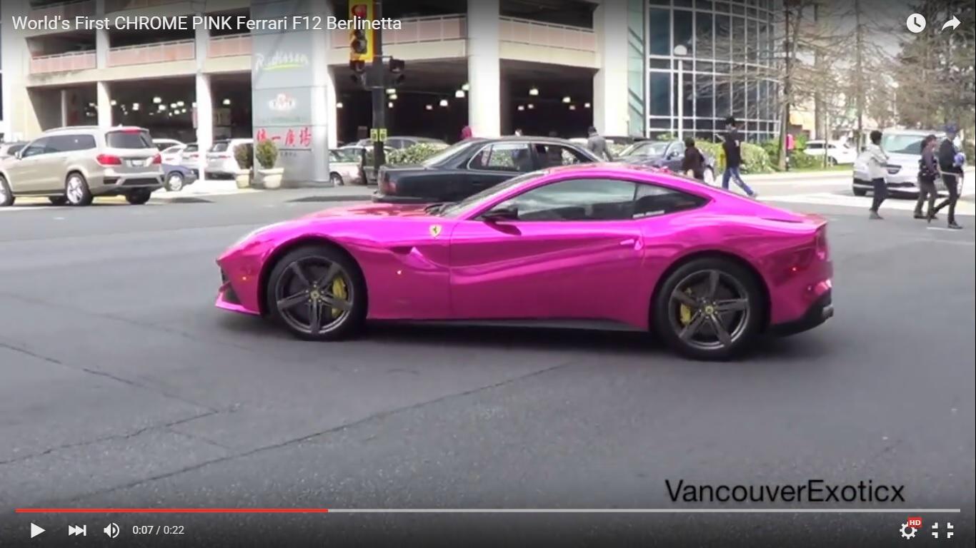 La Ferrari F12berlinetta cromata rosa di una donna in Virginia [Video]