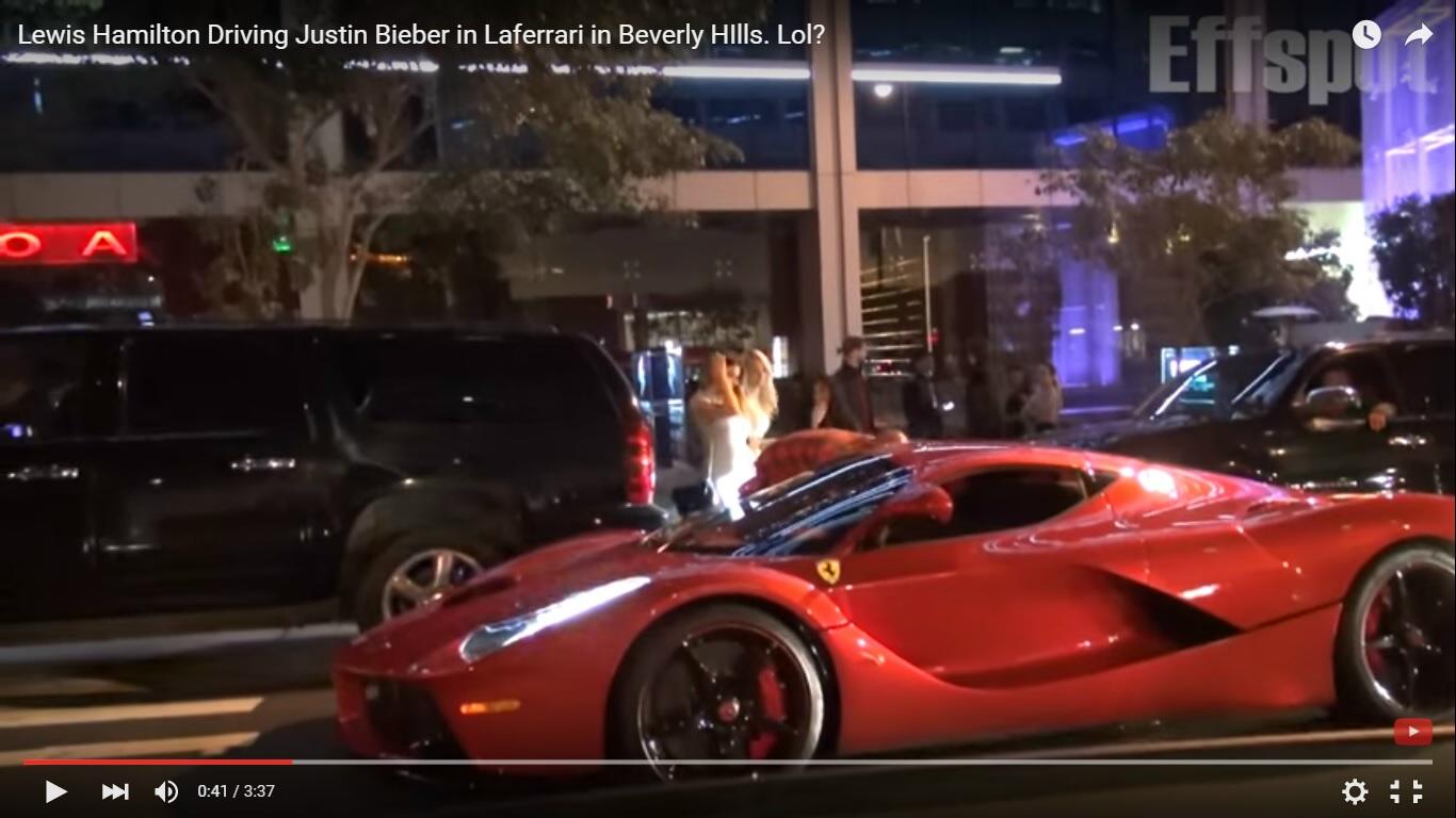 Lewis Hamilton porta Justin Bieber sulla Ferrari LaFerrari a Beverly Hills [Video]