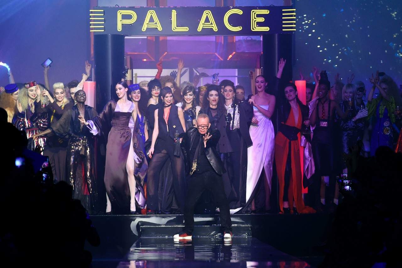 Jean Paul Gaultier collezione Haute Couture primavera estate 2016: l’omaggio a Edwige Belmore, la sfilata a Parigi