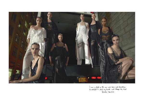 Givenchy campagna pubblicitaria primavera estate 2016: protagoniste Candice Swanepoel e Miranda Kerr, video e foto