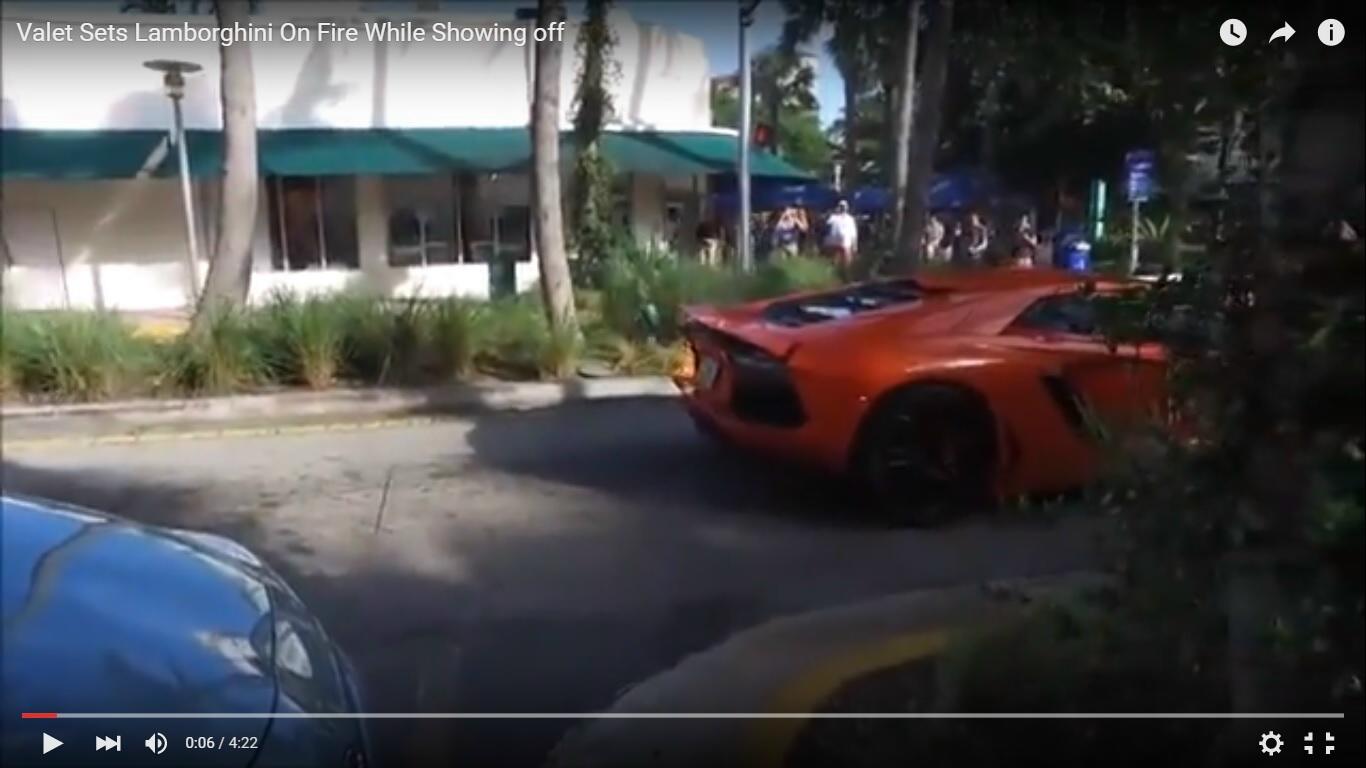 Lamborghini Aventador LP700-4 con coda di fiamme [Video]