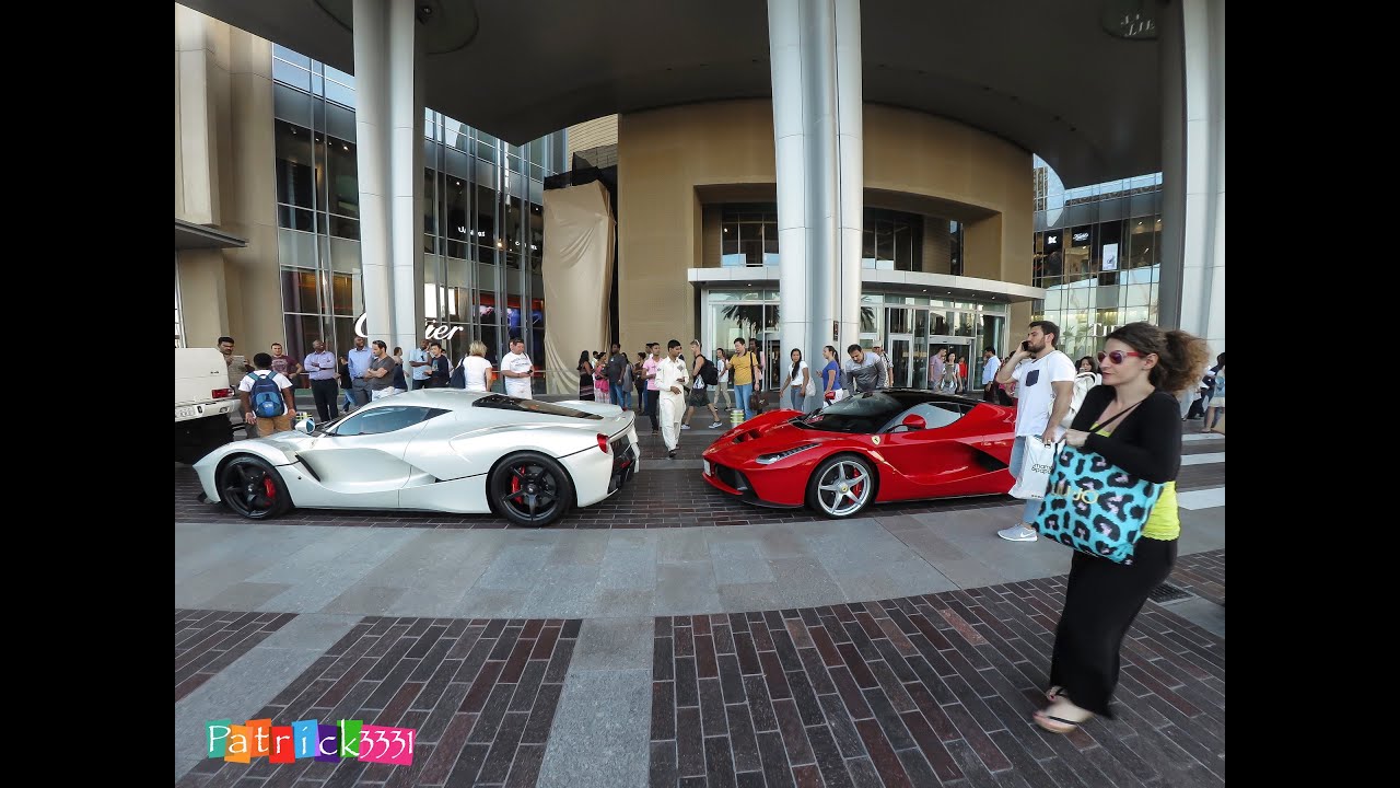 Auto spettacolari al Dubai Mall